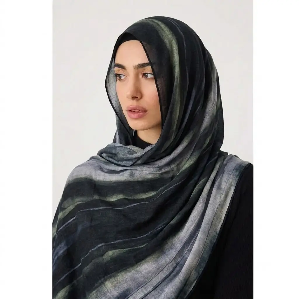 Forest-Modal Lawn Hijab (1 Left)